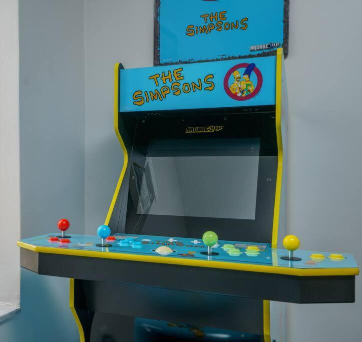 New! Miami & Calle Ocho Simpson'S Funhouse! 外观 照片